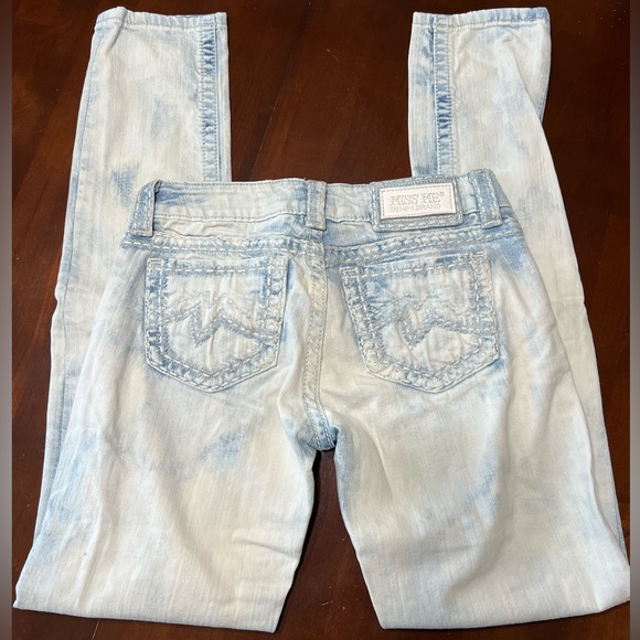 Miss Me skinny jeans size 26! The coloring of this denim is super unique! - Picture 3 of 3